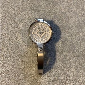 Woman’s fossil Statement watch silver